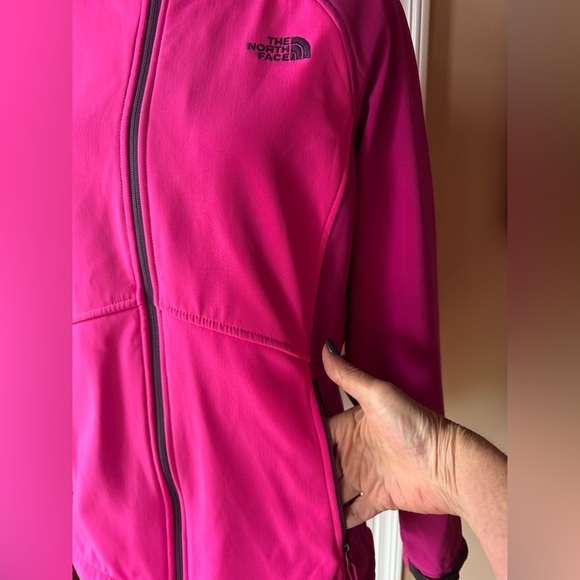 The North Face Women's Pink & Purple Shellrock Jacket - Picture 8 of 12